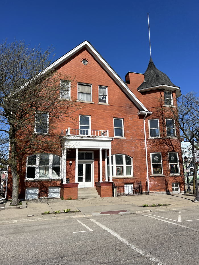 Holly Hotel